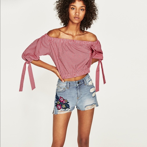 NWT Zara Denim Jean Shorts with Floral Patches - Picture 7 of 8